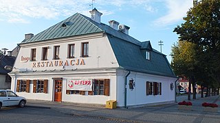 Edifício dos séculos XVIII-XIX, atualmente restaurante, farmácia