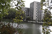 Emplacement de l’entrée de l'ancien port Vauban. Vue du canal de la Haute Deûle