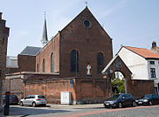 De Kapucijnenkerk op de hoek van de Klokstraat en de Boeveriestraat