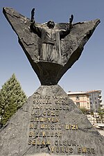 Památník Junuse Emreho