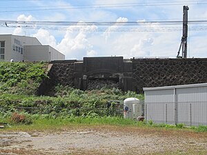 東知立站遺蹟（名古屋本線一方，2012年9月） 隨著知立站高架化工程而已經取失