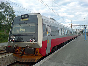 Steuerwagen 9257 als Mittnabotåget in Östersund