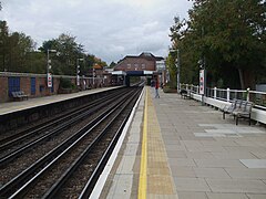 Het station gezien uit het oosten.
