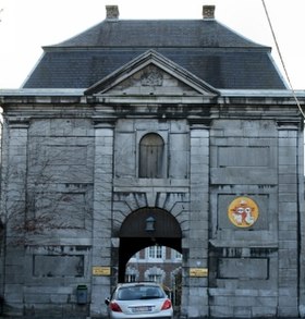 Portique d'entrée de l'ancienne abbaye