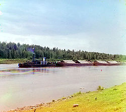 Transport po Mariinském průplavu v roce 1909