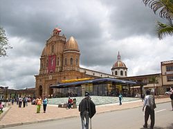 San Pedro de los Milagros-parque.JPG