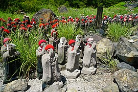 Sentai jizō (千体地蔵, 1000 Jizō)