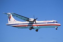 An American Eagle ATR 72-212 similar to the accident aircraft 50ab - American Eagle ATR 72-212; N447AM@SXM;04.02.1999 (5326769799).jpg