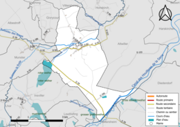 Carte en couleur présentant le réseau hydrographique de la commune