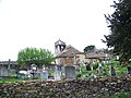 Cimetière au chevet de l'église.