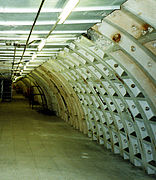 De schuilkelder onder het station.