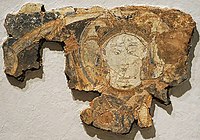 یکی از خدایان، قلعه قهقهه ۱، اوایل قرن ۹ میلادی، موزه آرمیتاژ[۳]