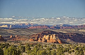 Guardando a nord oltre i tepee, a Coyote Buttes South