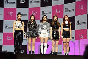 From left to right: Yeji, Lia, Ryujin, Chaeryeong and Yuna.