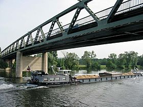 Pont sud (entre la rive gauche - Épône, et l'île de Rangiport).