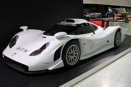 Porsche 911 GT1 version route de 1998.