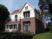 Rijksmonumentale villa te Den Haag (ca. 1903, Prins Mauritslaan 1). Het ontwerp is van Klinkhamer en Ouëndag.