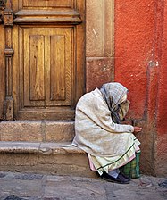 29/11: Una captaire demana almoines a San Miguel de Allende (Guanajuato, Mèxic)