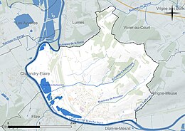 Carte en couleur présentant le réseau hydrographique de la commune