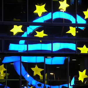 English: Night view of the euro monument (euro...