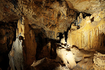 Intérieur des grottes de Cravanche, en Franche-Comté. (définition réelle 4 287 × 2 847)