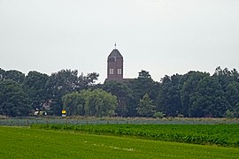 Sicht op Dirkshorn mei de grifformearde tsjerke