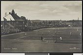 «Kristiania. Stadion.» Fotballkamp på 1920-tallet. Postkort: Mittet & Co./Nasjonalbiblioteket