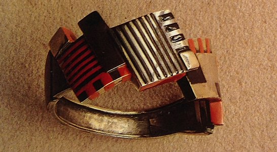 Срібний браслет з червоним і чорним лакуванням (1925) Жана Дюнана (1877-1942)