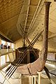 سفينة خوفو في متحف مراكب الشمس بجوار أهرام الجيزة