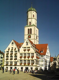 Pasar dan menara Gereja St. Martinus