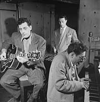 Bill De Arango, Terry Gibbs, and Harry Biss, Three Deuces, New York, N.Y., ca. juin 1947