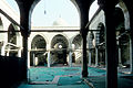 Im Inneren der Moschee des al-Qadi Yahya