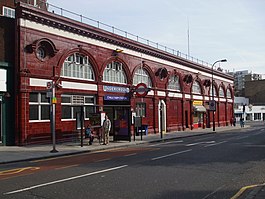 Chalk Farm stn entrance.JPG