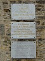 Plaques à l'extérieur de la chapelle privée située à côté de la chartreuse de la Chèze, à Chourgnac, où reposent Philippe Boiry et ses deux épouses.
