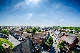 Bornem, met 21.599 inw. op 45,8 km² en een dichtheid van 472 inw./km² de Vlaamse gemeente die het best aansluit bij het gemiddelde voor het gewest