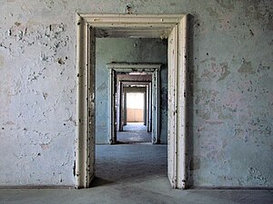 Enfilade dans un ancien monastère cistercien, Előszállás, Hongrie.