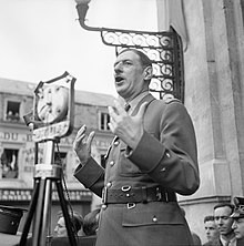 Le 24 août 1944 en route vers Paris où il sera le lendemain, le général de Gaulle prononce une allocution depuis les marches de la grande Poste de Chartres : « Combien m’émeut l’accueil magnifique de Chartres, Chartres libéré ! Chartres sur le chemin de Paris, c’est à dire sur le chemin de la victoire ! ».