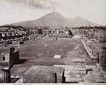 Le forum de Pompéi dans les années 1870, photographie de Brogi