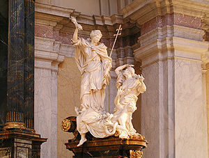 Escultura de Gustaf Vasakyrkan em Estocolmo "Os santos triunfam sobre a heresia".