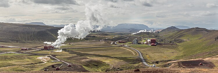 Геотермальная электростанция Крабла[исл.] в Исландии