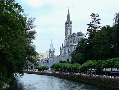 Lourdes with Sanctuaries, Castle and Gave de Pau.JPG