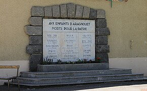 Le monument aux morts.