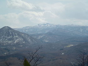 硬石山から見た空沼岳