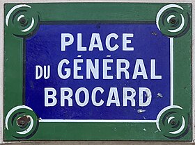 Voir la plaque.