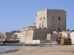 La Torre Cabrera, simbolo della cittadina siciliana