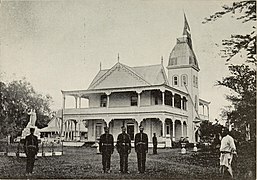 Le palais royal en 1900.