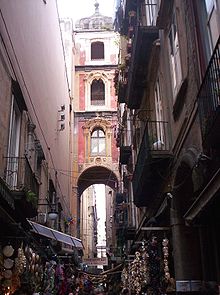 http://upload.wikimedia.org/wikipedia/commons/thumb/1/10/San_Gregorio_Armeno.jpg/220px-San_Gregorio_Armeno.jpg