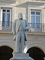 Statue de Jean Jaurès : célèbre tribun socialiste natif de Castres en 1859