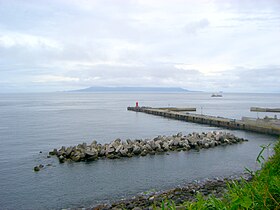 Toshiman satamaa, taustalla Ōshima