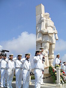 Памятник Ушакову Калиакра.jpg